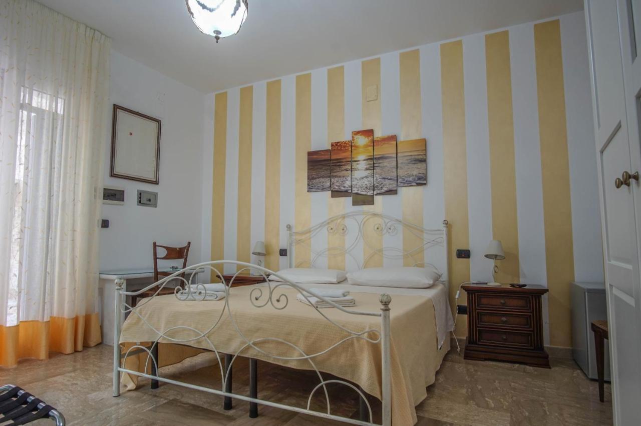 B&B Le Terrazze Mola di Bari Bagian luar foto